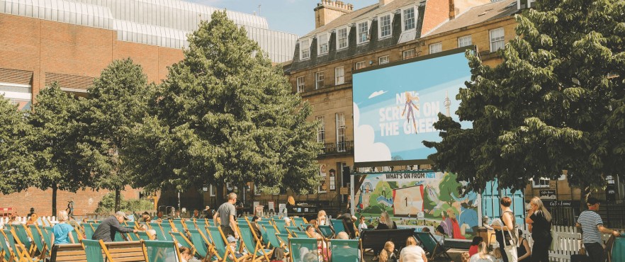 NE1 Screen on the green